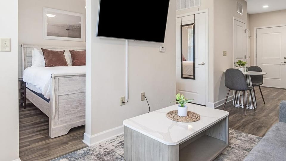 Landing Modern Apartment with Amazing Amenities (ID1506X49) Apartment in Charlotte