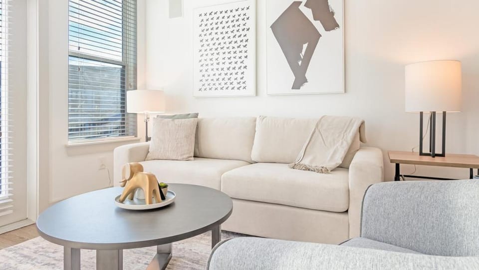 Landing Modern Apartment with Amazing Amenities (ID8304X82) Apartment in Jacksonville