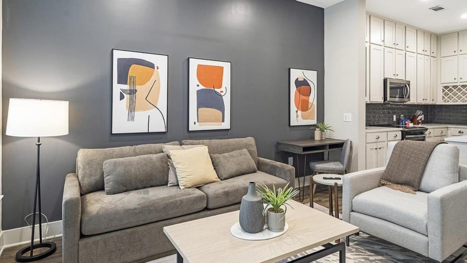 Landing Modern Apartment with Amazing Amenities (ID9912X42) Apartment in Brentwood