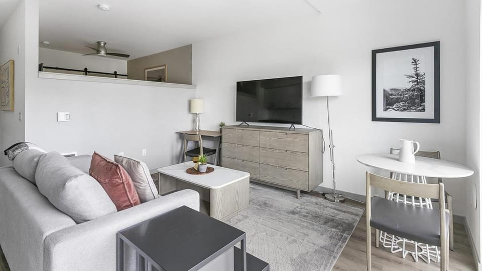 Landing Modern Apartment with Amazing Amenities (ID1963X41) Apartment in Kent