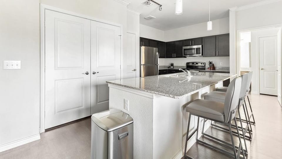 Landing Modern Apartment with Amazing Amenities (ID1205X496) Apartment in Burleson