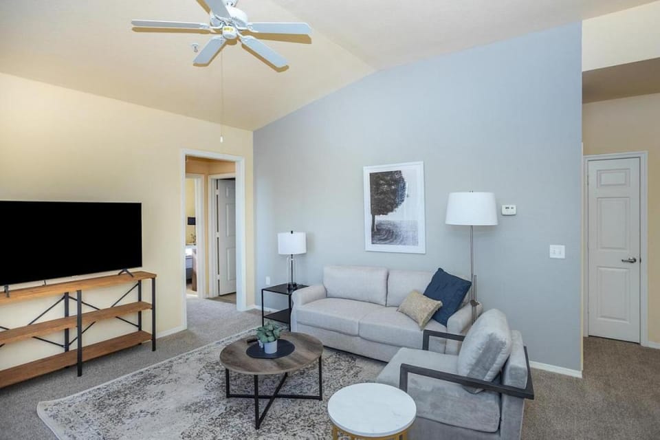 Landing Modern Apartment with Amazing Amenities (ID6446) Apartment in Brandon