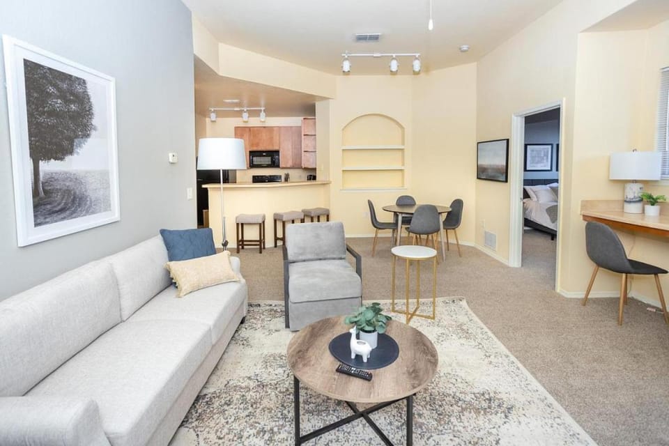 Landing Modern Apartment with Amazing Amenities (ID6446) Apartment in Brandon