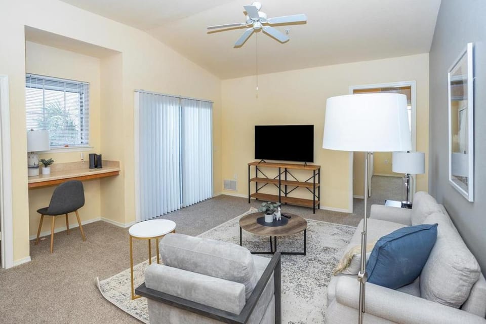 Landing Modern Apartment with Amazing Amenities (ID6446) Apartment in Brandon