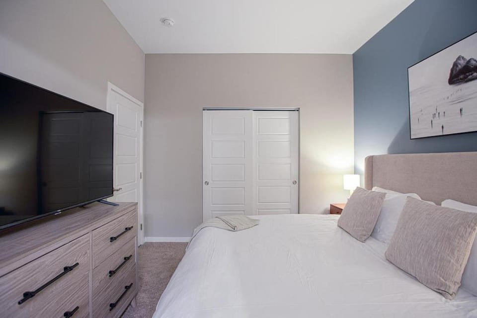 Landing Modern Apartment with Amazing Amenities (ID5009X61) Apartment in Fort Wayne