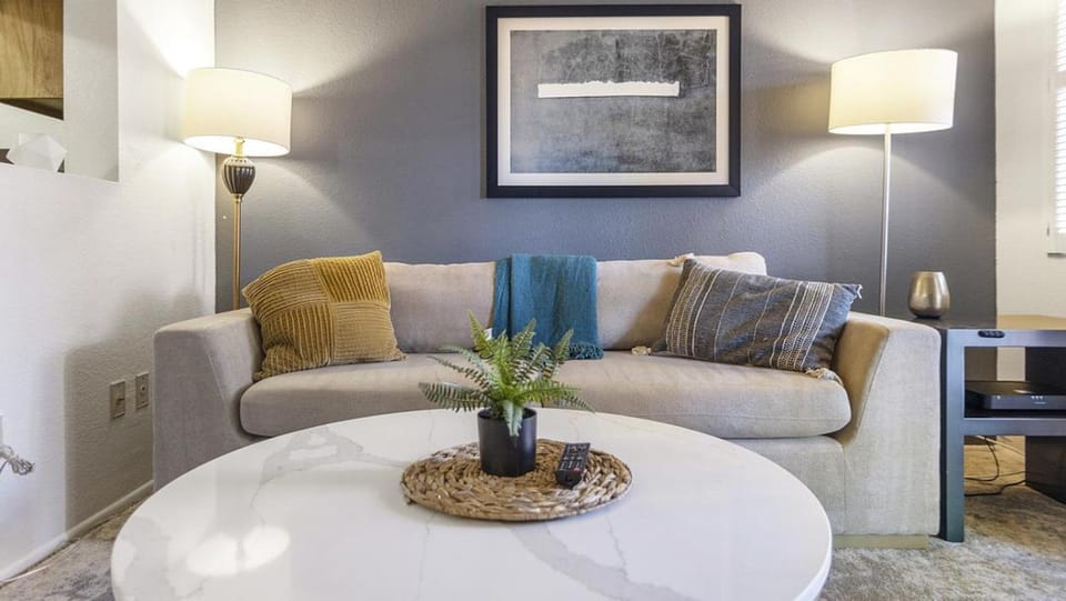 Landing Modern Apartment with Amazing Amenities (ID8432) Apartment in Catalina Foothills
