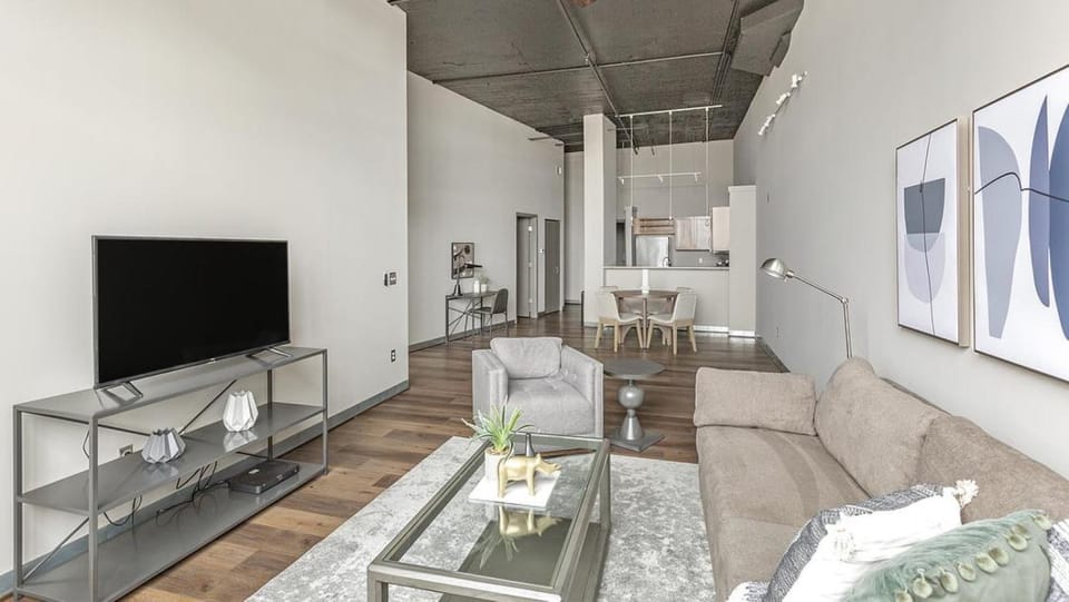 Landing Modern Apartment with Amazing Amenities (ID1202X870) Apartment in Omaha
