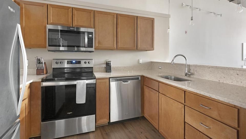 Landing Modern Apartment with Amazing Amenities (ID1202X870) Apartment in Omaha