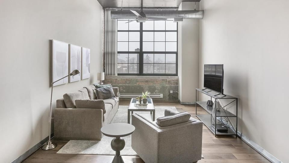 Landing Modern Apartment with Amazing Amenities (ID1202X870) Apartment in Omaha