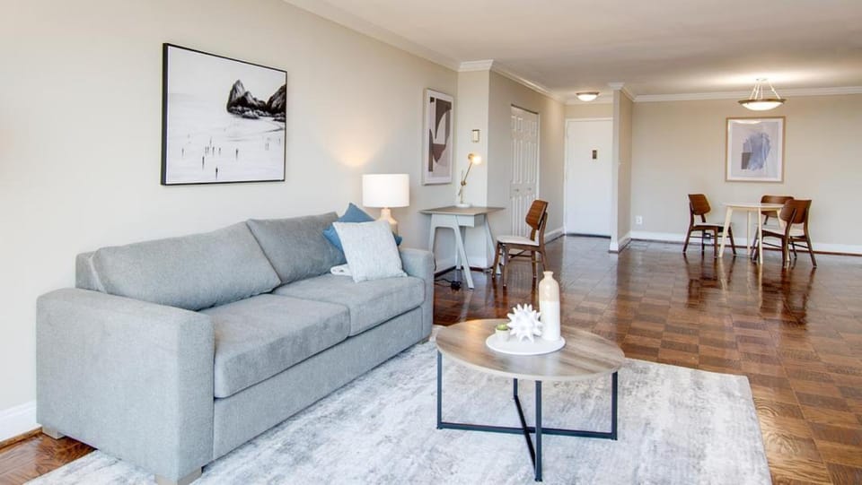 Landing Modern Apartment with Amazing Amenities (ID2805X39) Apartment in Chevy Chase