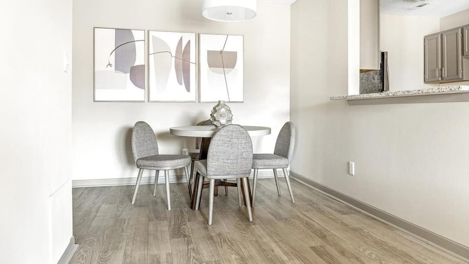 Landing Modern Apartment with Amazing Amenities (ID3439X68) Apartment in Huntsville