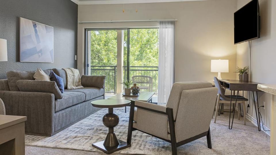 Landing Modern Apartment with Amazing Amenities (ID9825X52) Apartment in Euless