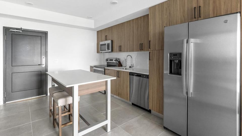 Landing Modern Apartment with Amazing Amenities (ID1397X932) Apartment in Dania Beach