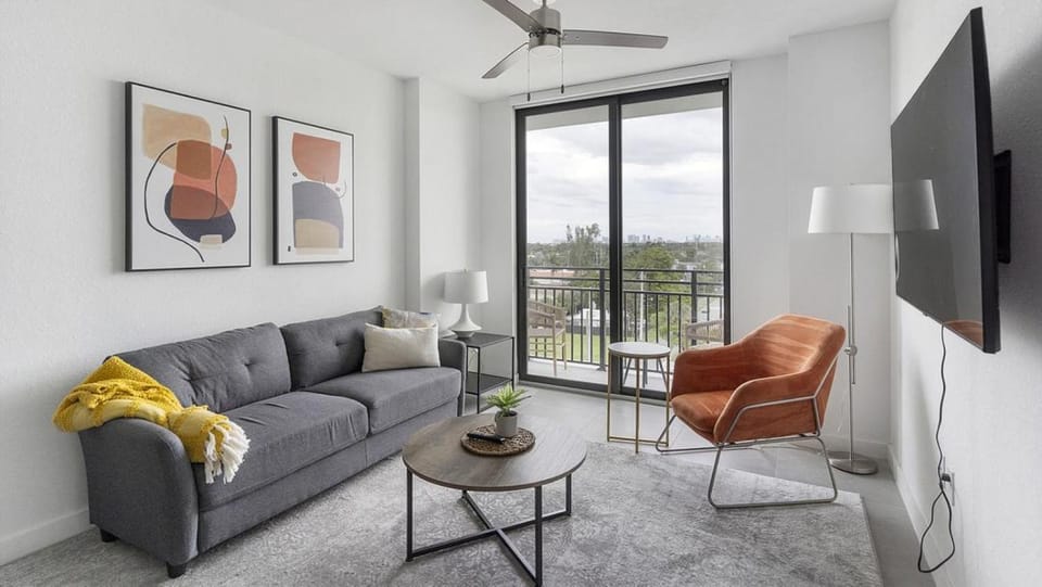 Landing Modern Apartment with Amazing Amenities (ID1397X932) Apartment in Dania Beach