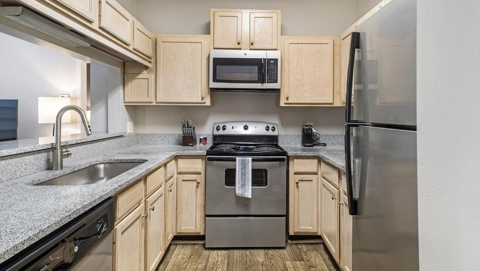 Landing Modern Apartment with Amazing Amenities (ID9997X84) Apartment in Vestavia Hills