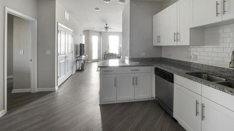 Landing Modern Apartment with Amazing Amenities (ID7797X98) Apartment in North Charleston