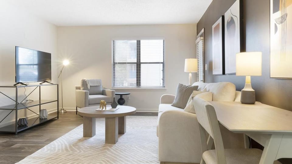Landing Modern Apartment with Amazing Amenities (ID9298X41) Apartment in Marietta