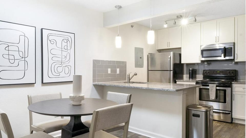 Landing Modern Apartment with Amazing Amenities (ID9298X41) Apartment in Marietta