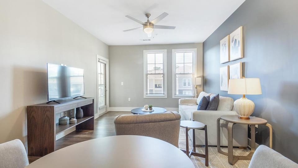Landing Modern Apartment with Amazing Amenities (ID8650X14) Apartment in Stono River