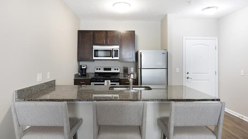 Landing Modern Apartment with Amazing Amenities (ID8750X25) Apartment in Worthington