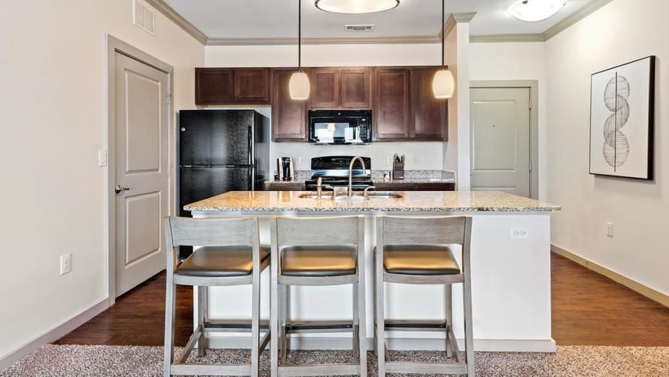 Landing Modern Apartment with Amazing Amenities (ID6557X20) Apartment in Round Rock