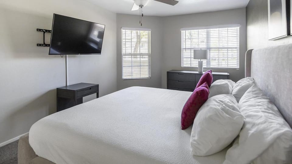 Landing Modern Apartment with Amazing Amenities (ID9904X36) Apartment in Moreno Valley