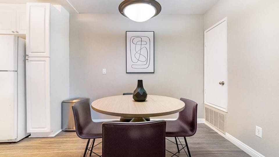 Landing Modern Apartment with Amazing Amenities (ID9219X12) Apartment in Redlands