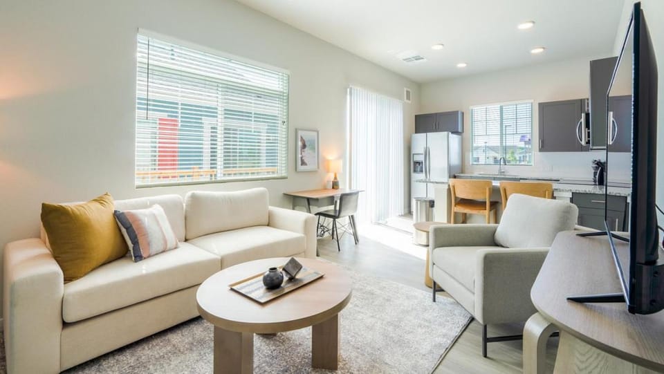 Landing Modern Apartment with Amazing Amenities (ID5807X81) Apartment in Northglenn