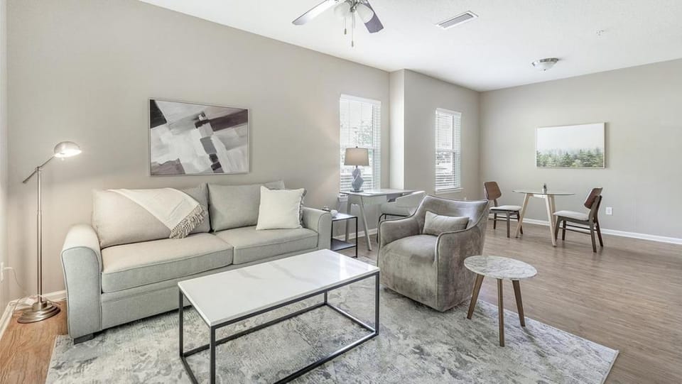 Landing Modern Apartment with Amazing Amenities (ID2796X33) Apartment in La Vergne