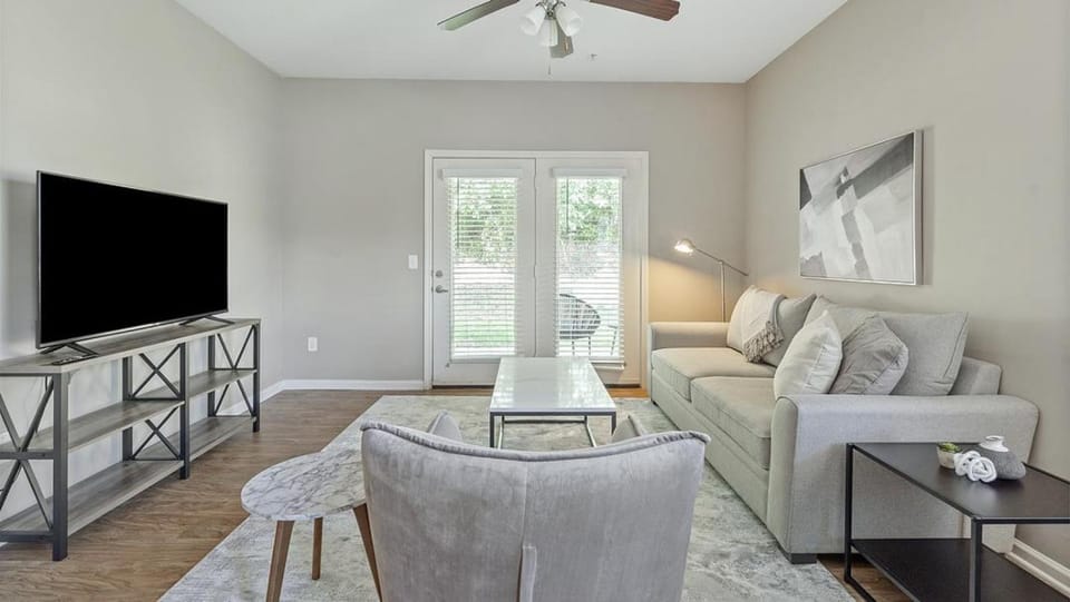 Landing Modern Apartment with Amazing Amenities (ID2796X33) Apartment in La Vergne