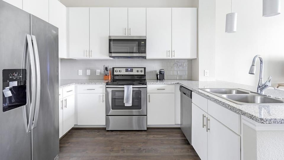 Landing Modern Apartment with Amazing Amenities (ID1058X75) Apartment in San Antonio