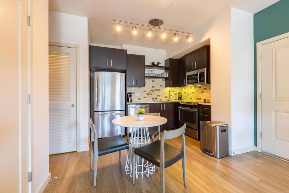 Landing Modern Apartment with Amazing Amenities (ID6799) Apartment in West Sacramento