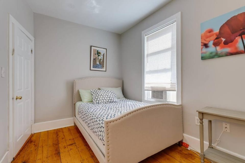 NEW! Boston Condo Near MBTA, 3 Mi to Fenway! (U2) Apartment in Boston