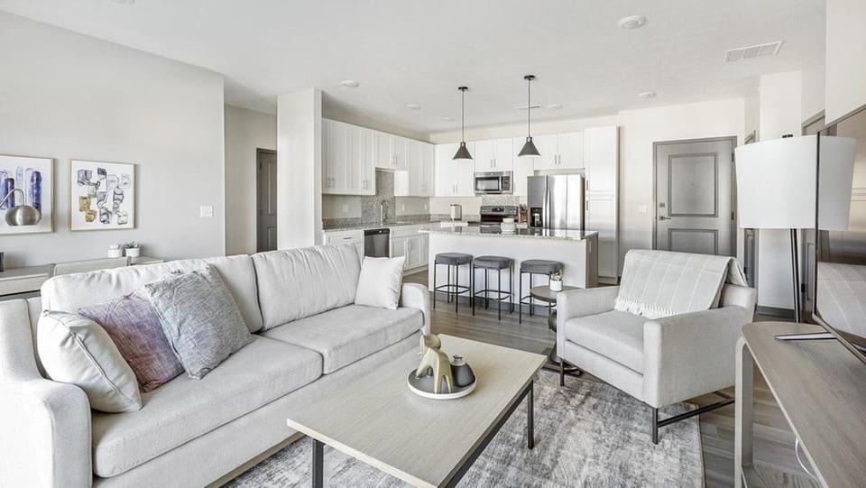 Landing Modern Apartment with Amazing Amenities (ID1002X858) Apartment in Iowa