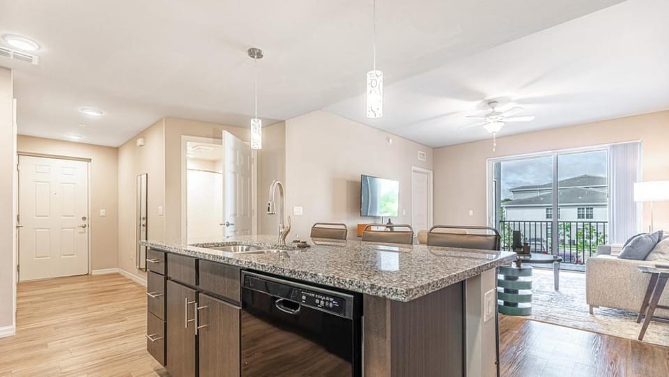 Landing Modern Apartment with Amazing Amenities (ID7085X13) Apartment in Cape Coral