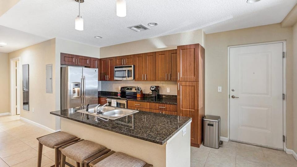 Landing Modern Apartment with Amazing Amenities (ID9082X96) Apartment in West Palm Beach