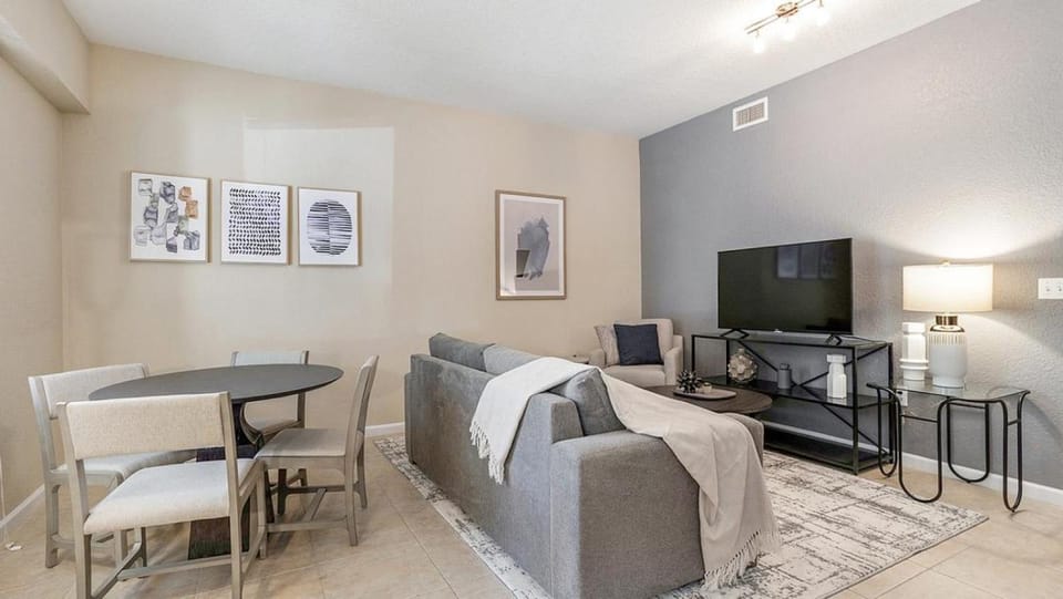 Landing Modern Apartment with Amazing Amenities (ID9082X96) Apartment in West Palm Beach