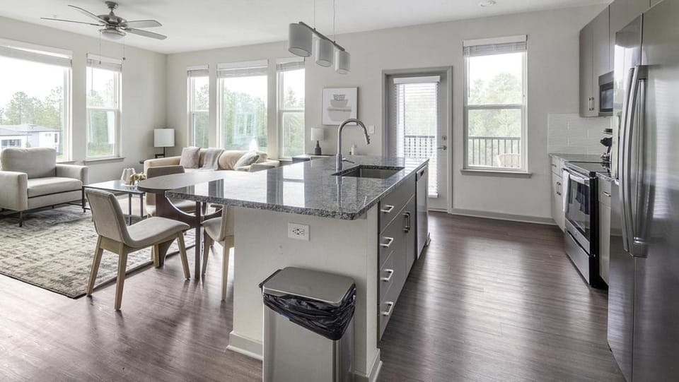 Landing Modern Apartment with Amazing Amenities (ID8935X21) Apartment in Jacksonville