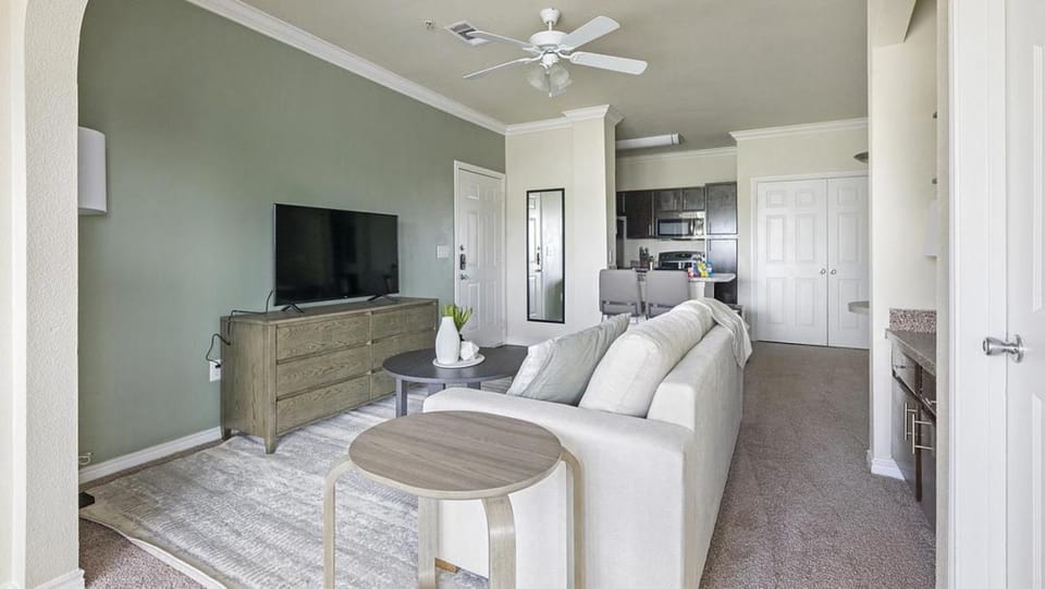 Landing Modern Apartment with Amazing Amenities (ID1220X204) Apartment in Rosenberg