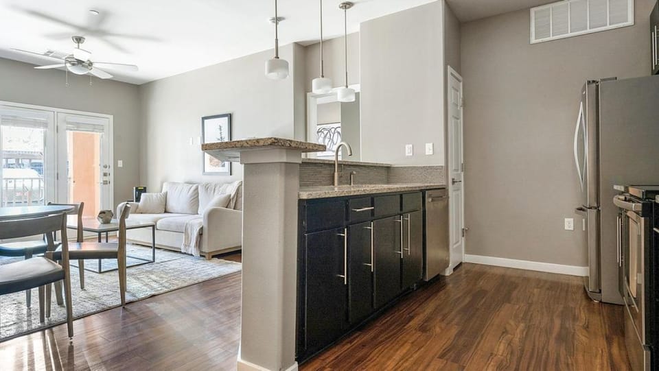 Landing Modern Apartment with Amazing Amenities (ID5789X48) Apartment in El Paso