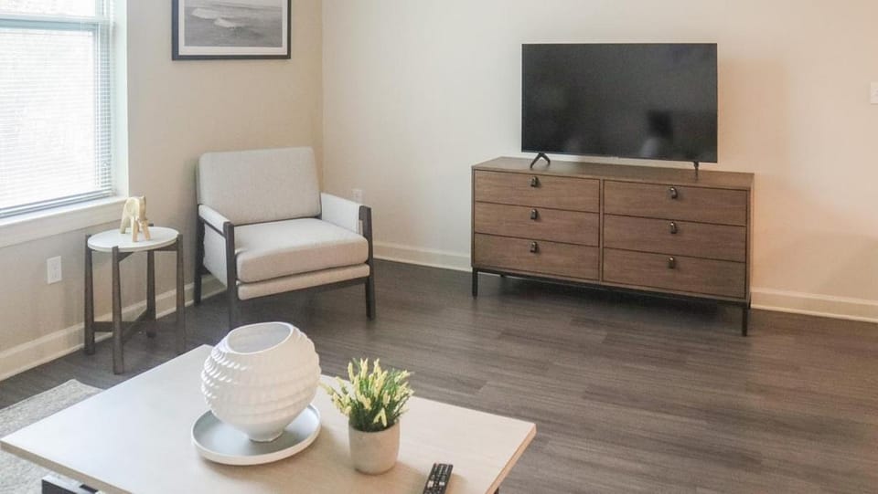 Landing Modern Apartment with Amazing Amenities (ID8752X50) Apartment in Baton Rouge