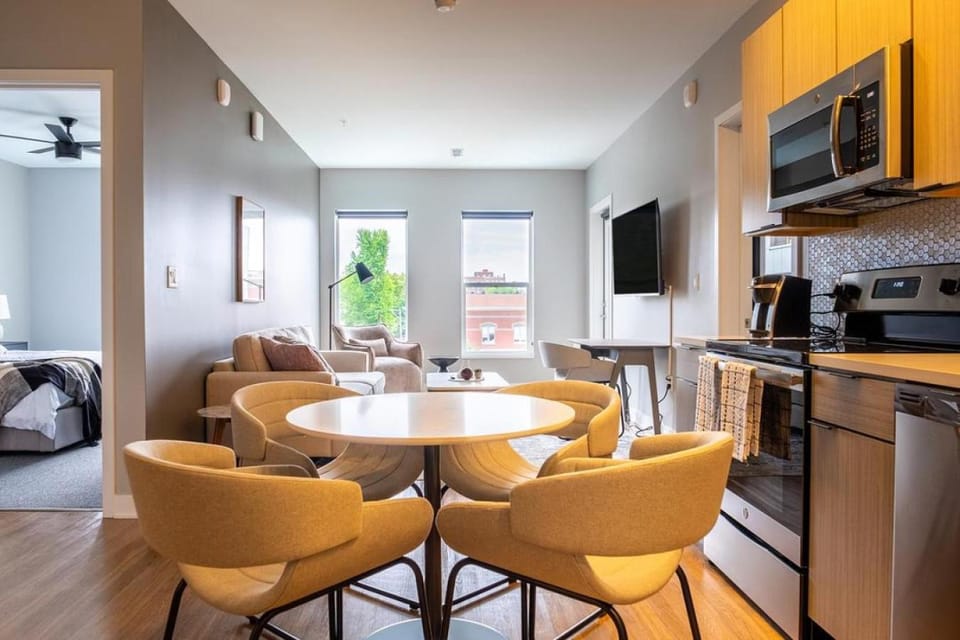 Landing Modern Apartment with Amazing Amenities (ID5034X58) Apartment in Saint Louis