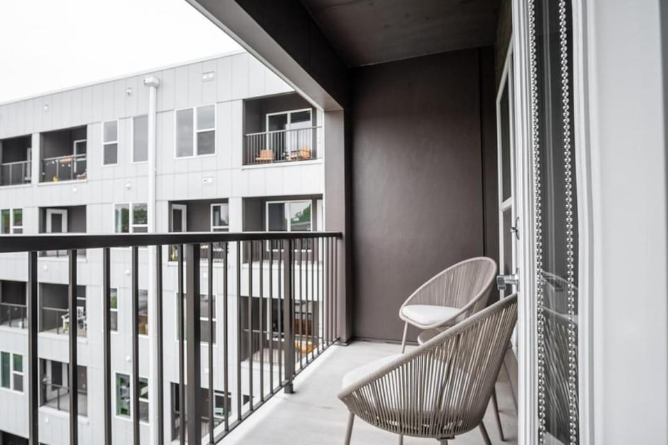 Landing Modern Apartment with Amazing Amenities (ID5034X58) Apartment in Saint Louis