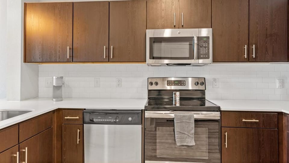 Landing Modern Apartment with Amazing Amenities (ID6329X18) Apartment in Austin