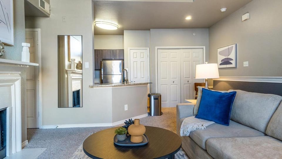 Landing Modern Apartment with Amazing Amenities (ID8190X61) Apartment in Irving