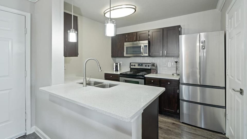 Landing Modern Apartment with Amazing Amenities (ID7072X71) Apartment in Dallas