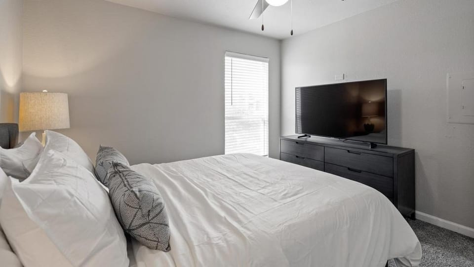 Landing Modern Apartment with Amazing Amenities (ID7072X71) Apartment in Dallas