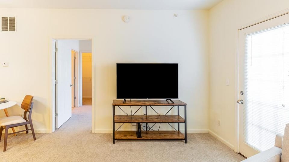 Landing Modern Apartment with Amazing Amenities (ID3811X44) Apartment in Lexington