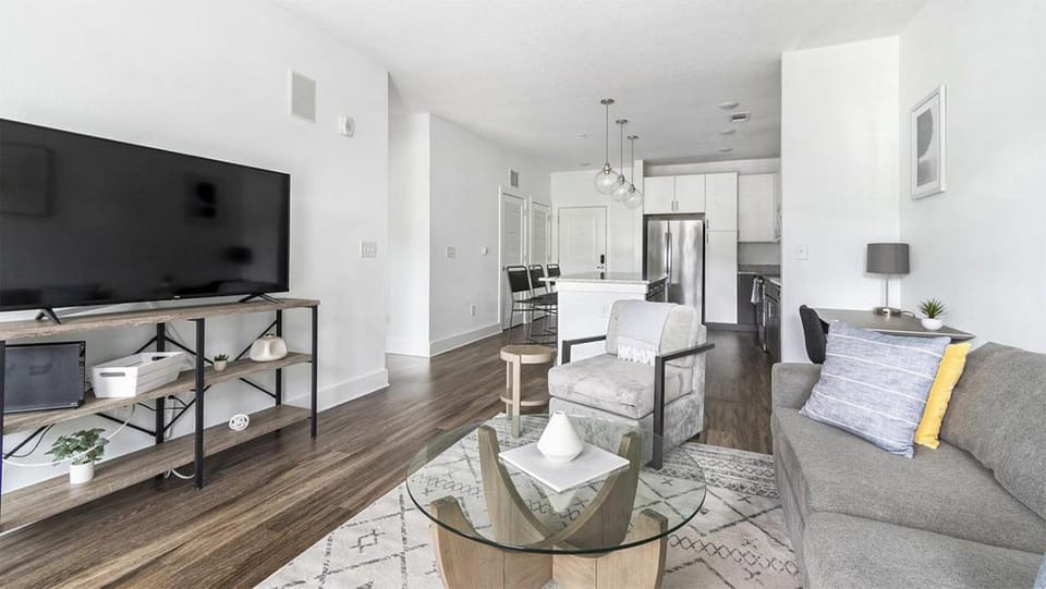 Landing Modern Apartment with Amazing Amenities (ID3000X19) Apartment in Jacksonville