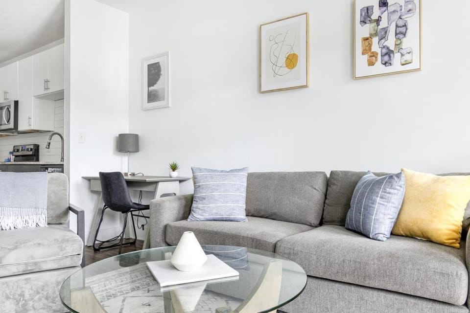 Landing Modern Apartment with Amazing Amenities (ID3000X19) Apartment in Jacksonville